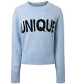 Hound Blouse - Knitted - Text - Light Blue