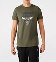 New Era Stuttermabolur - Chicago Bulls - Army Grænt