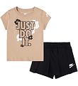 Nike Shorts Set - T-Shirt/Shorts - Schwarz m. Blumen