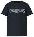 Name It T-shirt - NkmVilogo - Dark Sapphire/Champions