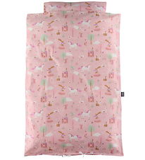 Nørgaard Madsens Bedding - Baby - Pink w. Adventure garden
