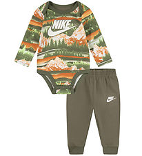 Nike Set - Jogginghosen Body l/ - Medium+ Olive/Orange