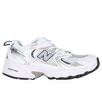 New Balance Shoe - 530 - White w. Silver