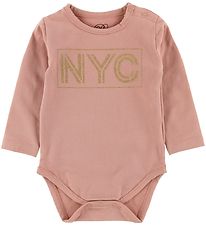 Petit Stad Sofie Schnoor Romper l/s - NYC - Roze m. NYC/Gimmer