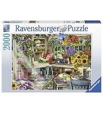 Ravensburger Pussel - 2000 Bitar - Gardners Paradise