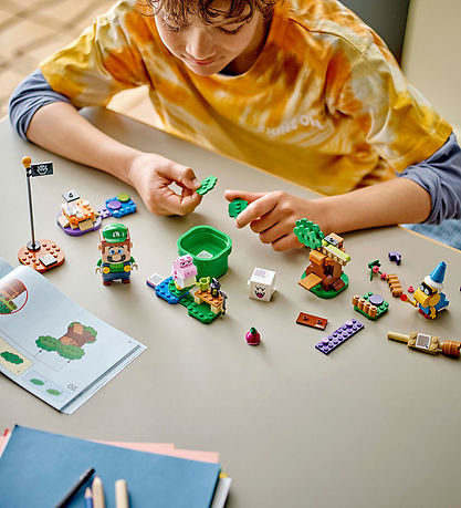 LEGO® Super Mario - Adventures with Interactive LEGO® Luigi 7144