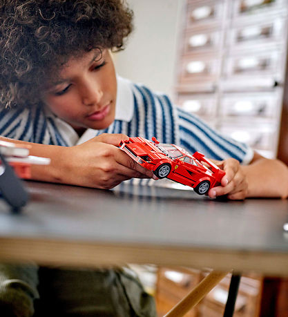 LEGO® Speed Meistarar - Ferrari F40 Supercar 76934 - 318 Partar