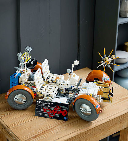 LEGO® Technic - NASA Apollo Lunar Roving Vehicle - LRV 42182 - 1