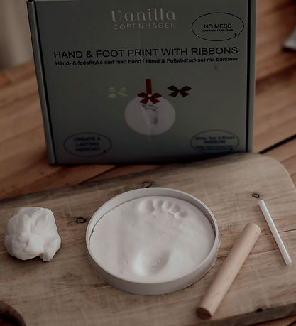 Vanilla Copenhagen Hand and Footprint Set w. Ribbon - White/Red/