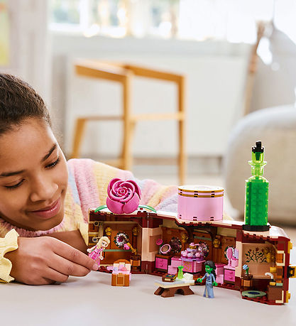 LEGO® Wicked - Glinda & Elphaba's Dormitory 75683 - 740 Partar