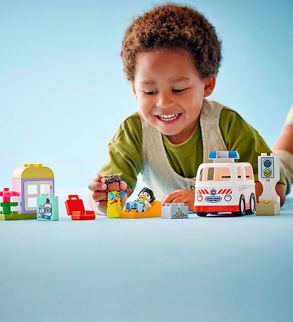 LEGO® DUPLO® - Ambulance & Driver 10447 - 19 Partar