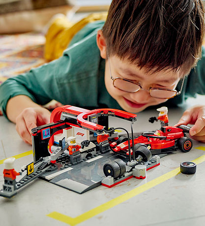 LEGO® City - F1® Pit Stop & Pit Crew with Ferrari Car 60443 - 32