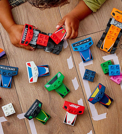 LEGO® DUPLO® - F1® Team Race Cars & Drivers 10445 - 70 Partar