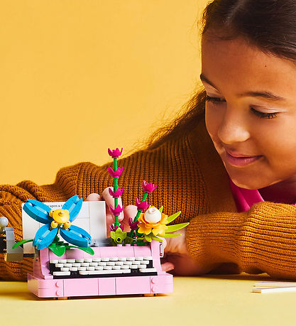 LEGO® Creator - Typewriter with Flowers 31169 - 3-in-1 - 363 De