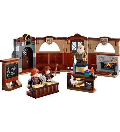 LEGO® Harry Potter - Hogwarts Castle: Charms Class 76442
