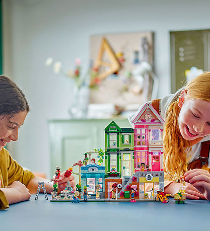 LEGO® Friends - HLC asunnot ja liiketilat 42670 - 2040 Osaa