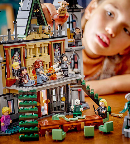 LEGO® Harry Potter - Malfoy Manor 76453 - 1601 Set
