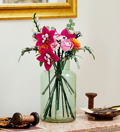 LEGO® Botanicals - Vacker rosa blombukett 10342 - 749 Delar