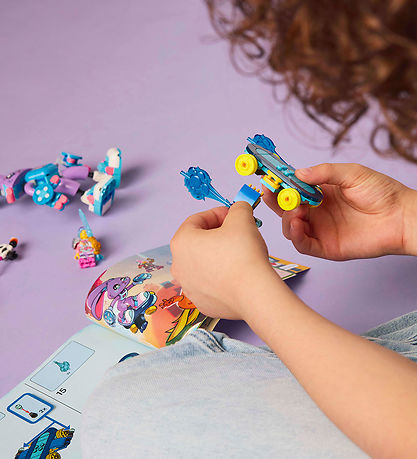 LEGO® DREAMZzz - Izzie and Bunchurro the Gaming Bunny 71490 - 25