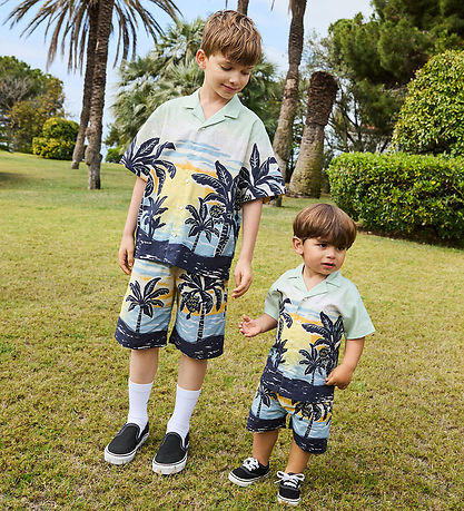 Molo Shorts - Solar - Palm Baby-Nanas