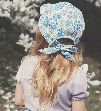 Huttelihut Cap - Soft Chambray w. Flowers