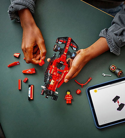LEGO® Speed Champions - Ferrari SF-24 F1® Race Car 77242 - 275 P