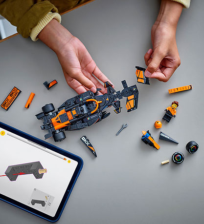 LEGO® Speed Champions - McLaren F1® Team MCL38... 77251 - 269 Pa