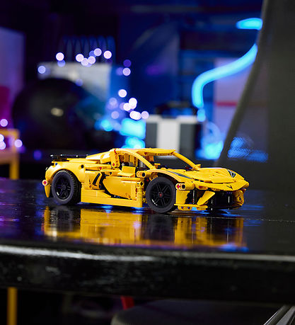 LEGO® Technic - Chevrolet Corvette Stingray 42205 - 732 Partar