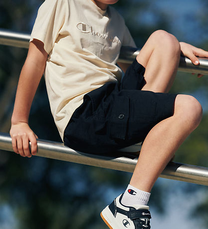 Champion Stuttermabolur - Offwhite M. Lógó
