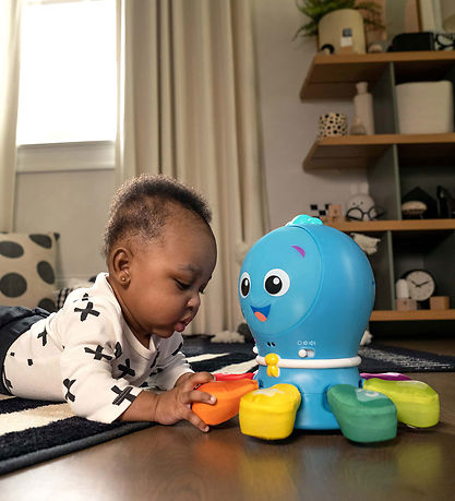 Baby Einstein Activity Toy - 4-I-1 Crawl & Chase Pal - Go O