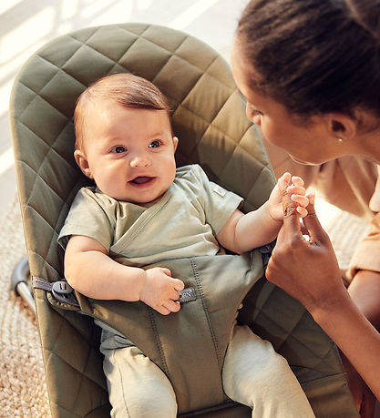 BabyBjørn Liegestuhl – Bliss – gesteppt – Dunkelgrün