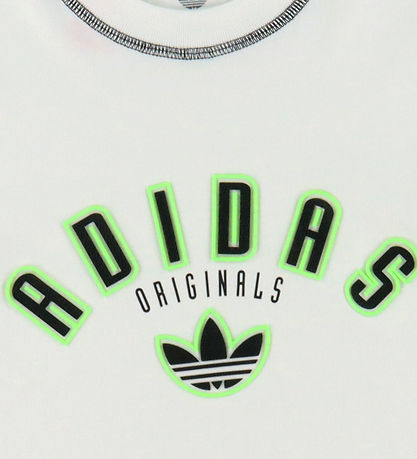 adidas Originals Stuttermabolur - Clowhi