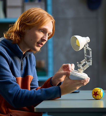 LEGO® Ideat - Disney Pixar Luxo Jr. 21357 - 613 Osaa