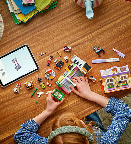 LEGO® Friends - Musiikkikauppa ja asunto 42653 - 483 Osaa