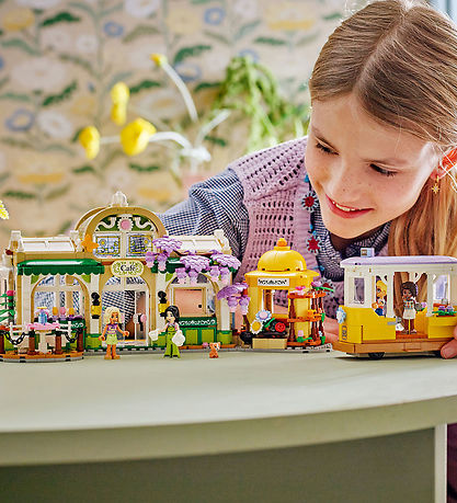 LEGO® Friends - Kasvikahvila ja kukkakauppa 42671 - 1138 Osaa