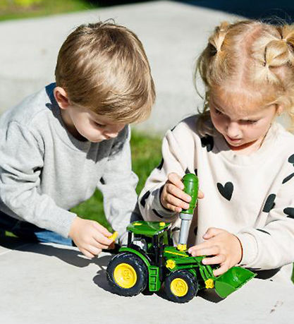 John Deere Tractor w. Front loader