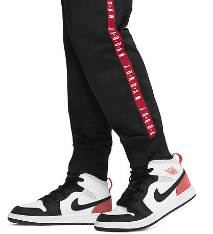 Jordan Tracksuit - Cardigan/Sweatpants - Black w. Red