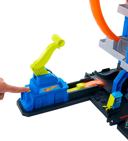 Hot Wheels City MEGA Garage