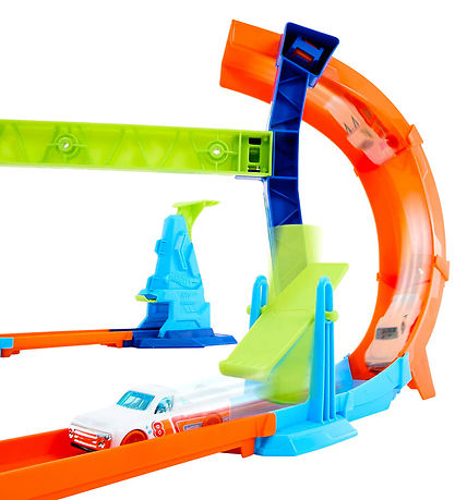 Hot Wheels Car Track - Stunt Tracks - Corkscrew Jump Champion