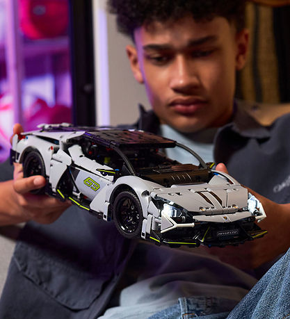 LEGO® Technic - Lamborghini Revuelto 42214 - 1135 Partar