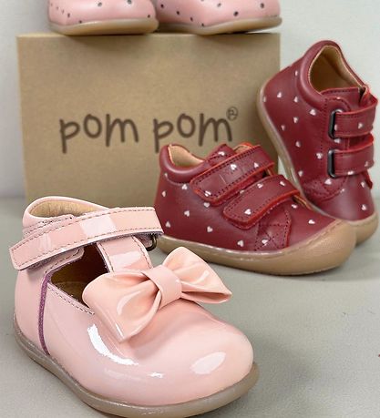 Pom Pom Prewalker - First Sport Velcro - Heart AOP