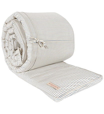 Konges Sløjd Spjälsängsskydd - 360x30 cm - Stripe BH