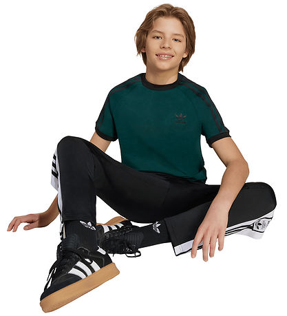 adidas Originals Stuttermabolur - Aurora Klifur M. Svart