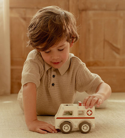 Little Dutch Ambulance w. Wooden figure