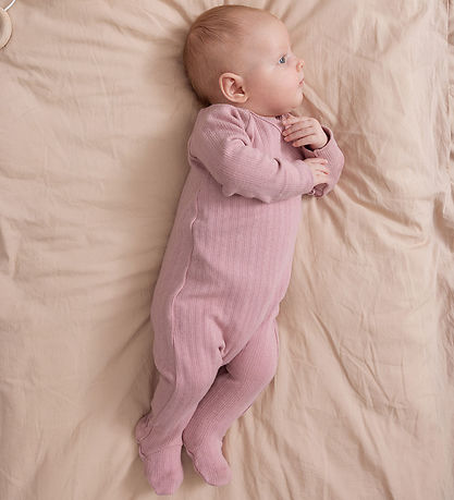 MarMar Jumpsuit w. Feet - Modal - Rib - Rubetta - Soft Berry