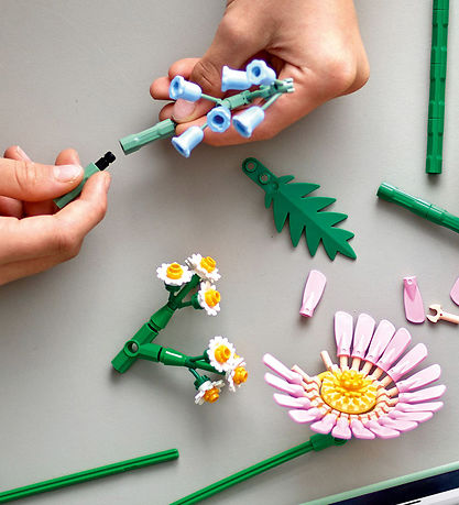 LEGO® Botanicals - Little Summery Bouquet 10347 - 373 Parts