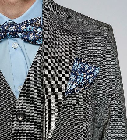 Grunt Bow Tie w. Handkerchief - Our Flower - Navy Flower