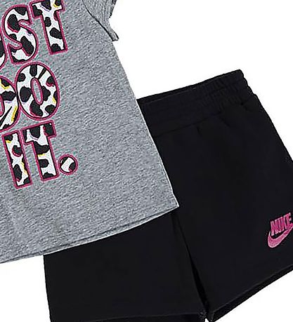 Nike Stuttbuxnasett - Stuttermabolur/Stuttbuxur - Á staðnum - Sv