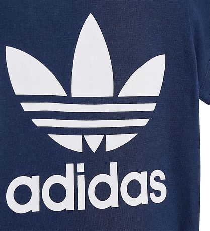 Adidas trefoil t shirt herren 2025