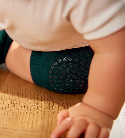 GoBabyGo Non-Slip Knee Pads - Front Green